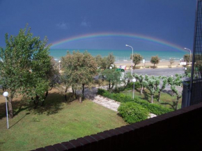  Appartamento nel Verde sul Mare  Сенигаллия
